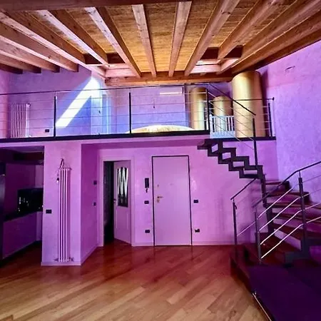 Mansarda Di Design Nel Centro Di Apartment