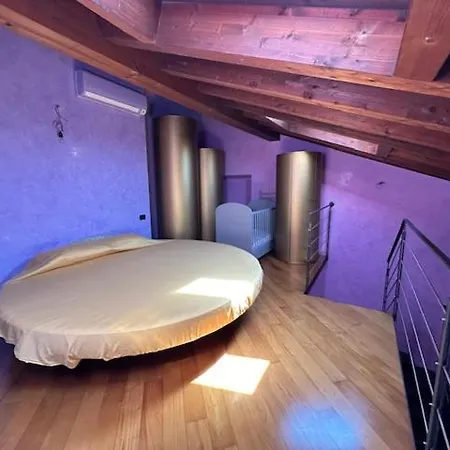 Mansarda Di Design Nel Centro Di Apartment