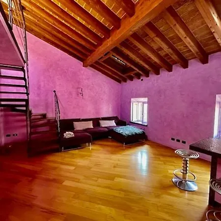 Mansarda Di Design Nel Centro Di Piacenza