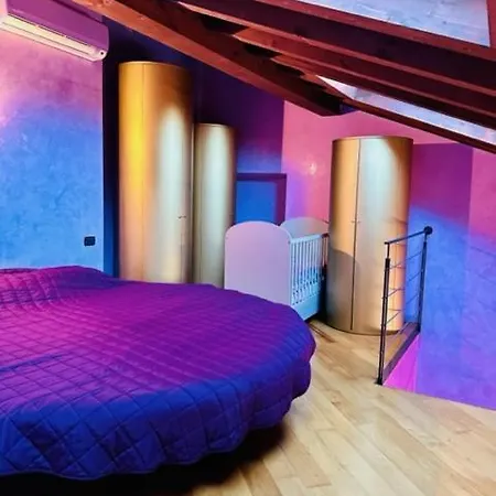 Mansarda Di Design Nel Centro Di Apartment *