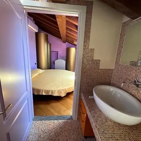 Mansarda Di Design Nel Centro Di Piacenza