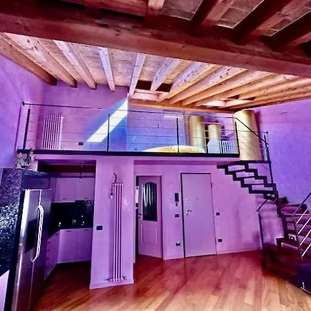 Mansarda Di Design Nel Centro Di Apartment