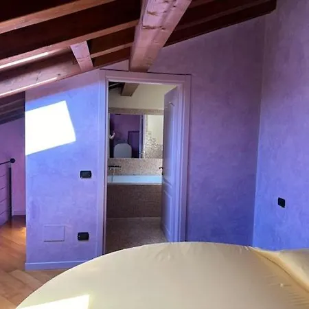 Mansarda Di Design Nel Centro Di Piacenza