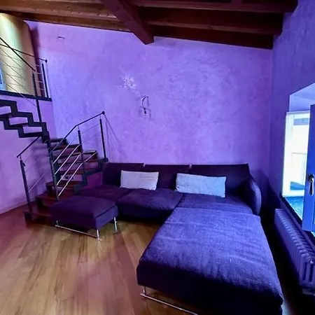 Mansarda Di Design Nel Centro Di Appartement Piacenza